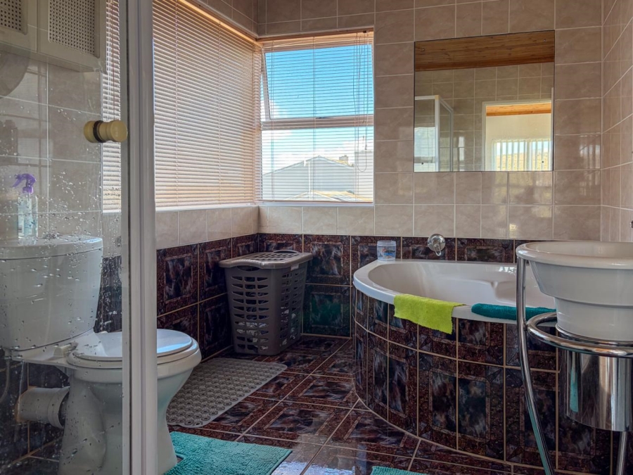 3 Bedroom Property for Sale in Country Club Western Cape